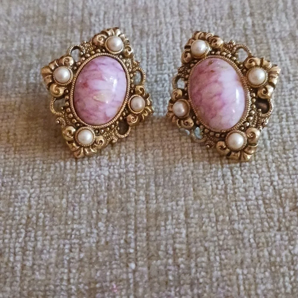 Gold Tone Faux Pearl & Pink Stone Post Earrings